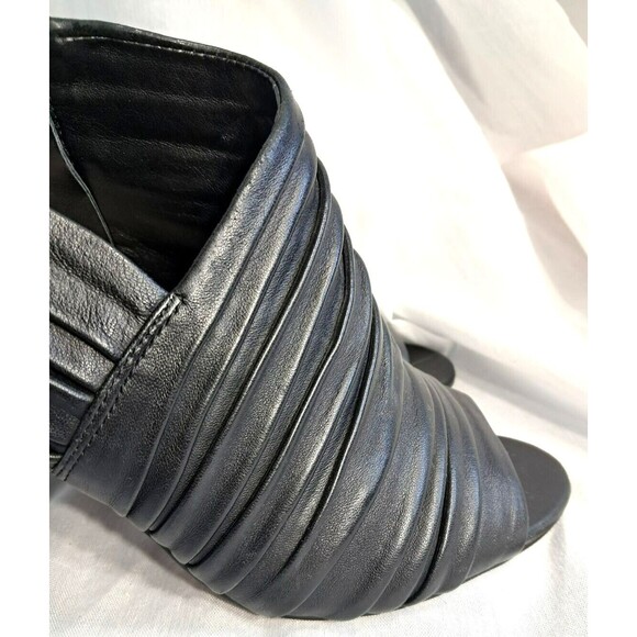 Vince Camuto Womens Anara Black Leather Peep Toe Ankle Bootie Heels Shoes 9M - Picture 4 of 10